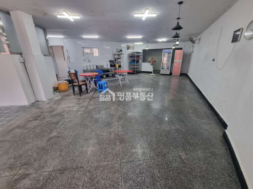 부산 중구 영주동 기사식당 추천 안쪽 마당 창고까지 사용 가능 월세 매물번호 10457 사진 1