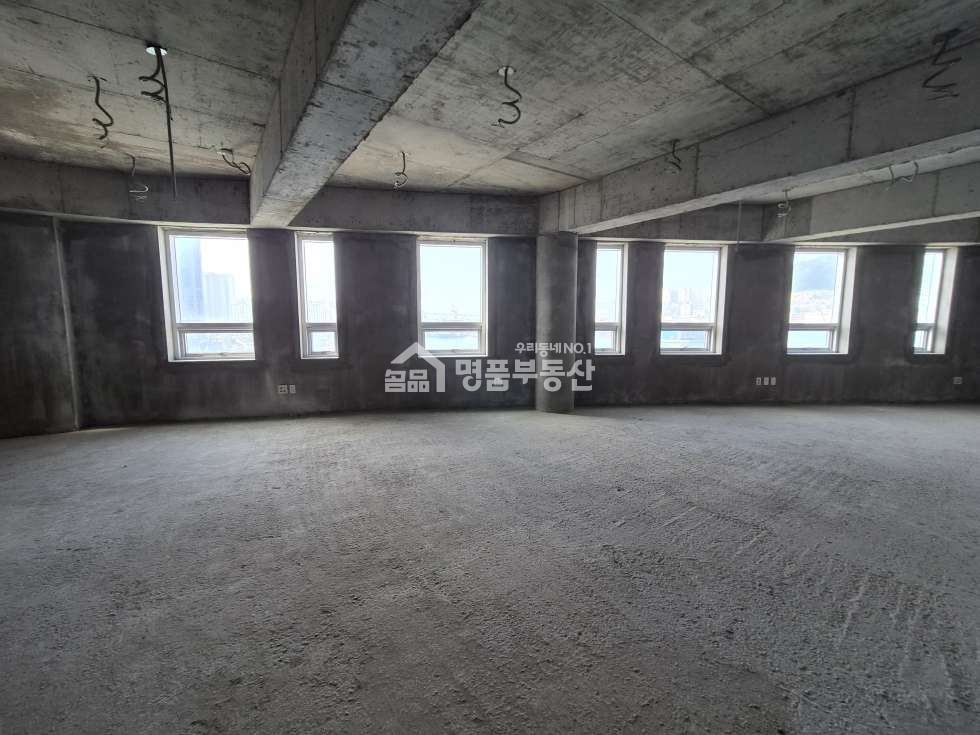 부산 중구 남포동1가 호스텔 용도변경가능 월세 매물번호 10486 사진 1